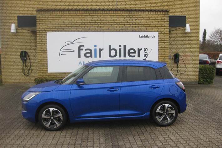 Blå Suzuki Swift fra 2025