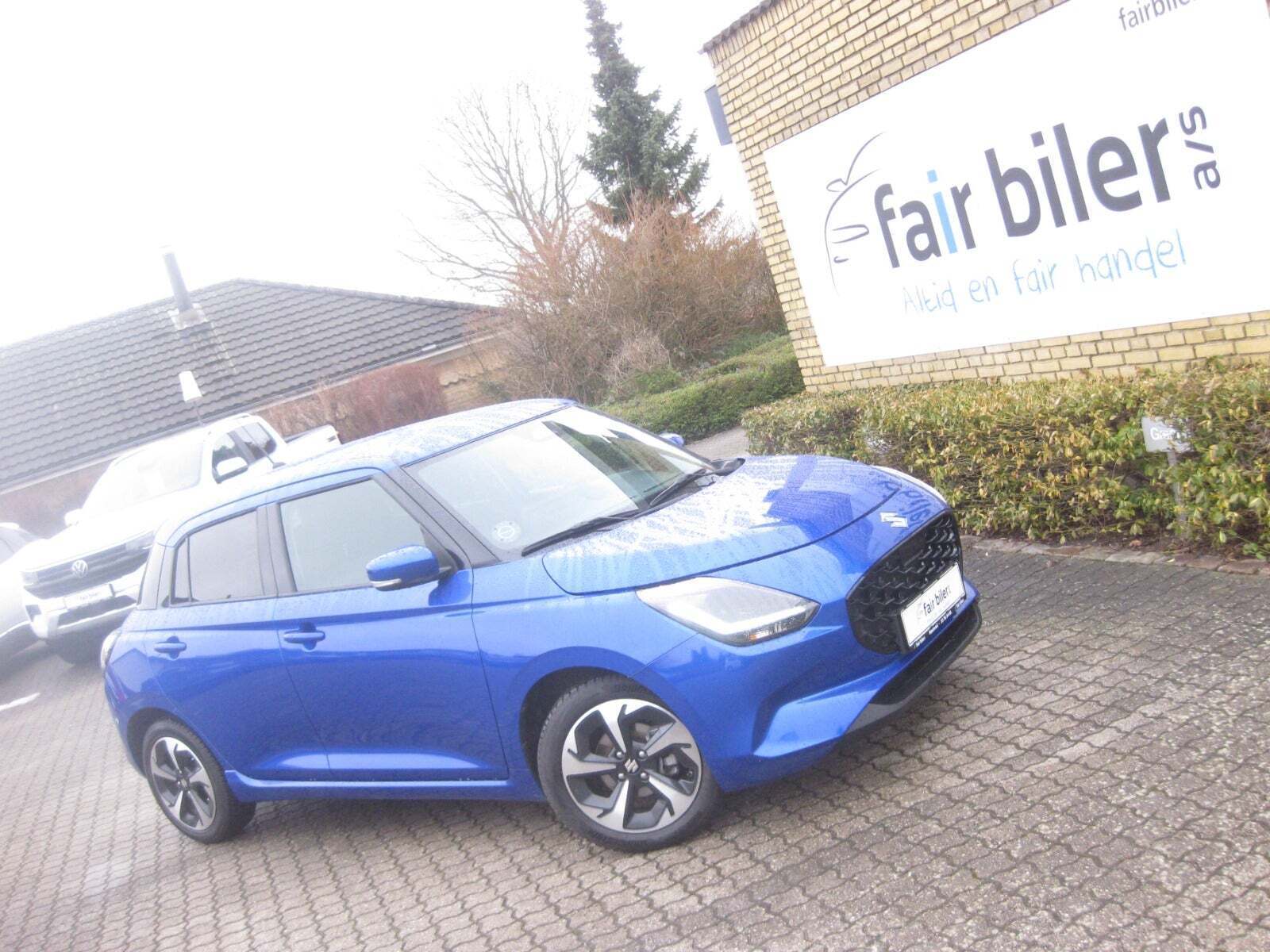 Blå Suzuki Swift fra 2025