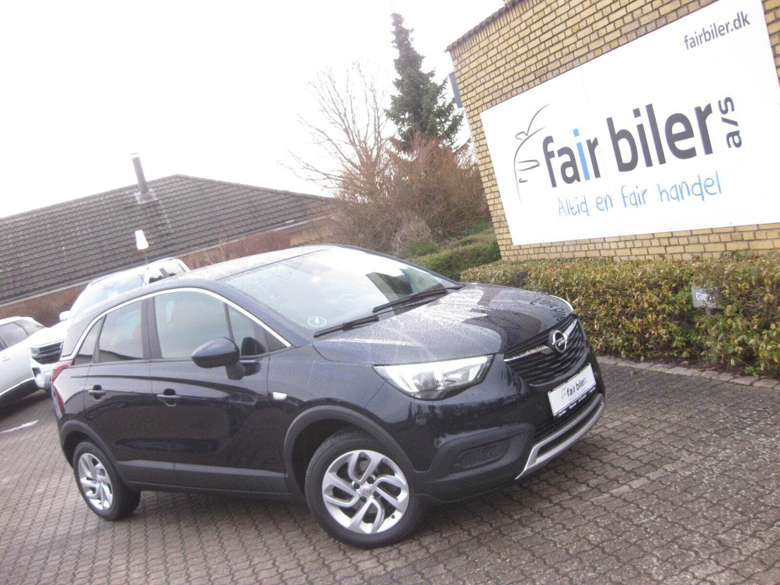 Grå Opel Crossland X fra 2019