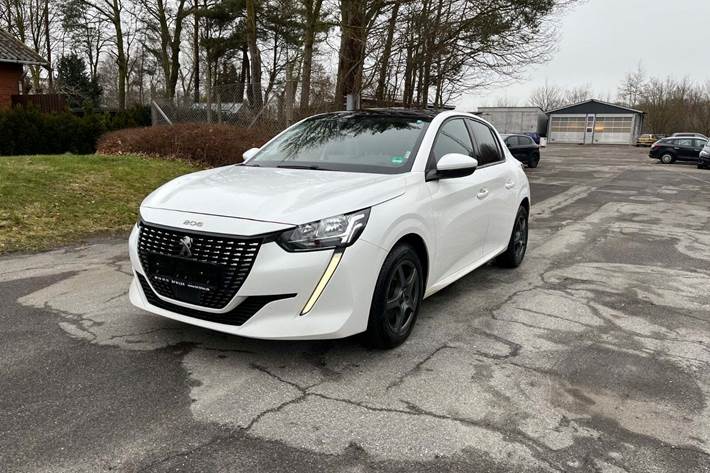 Hvid Peugeot 208 fra 2020 set udefra