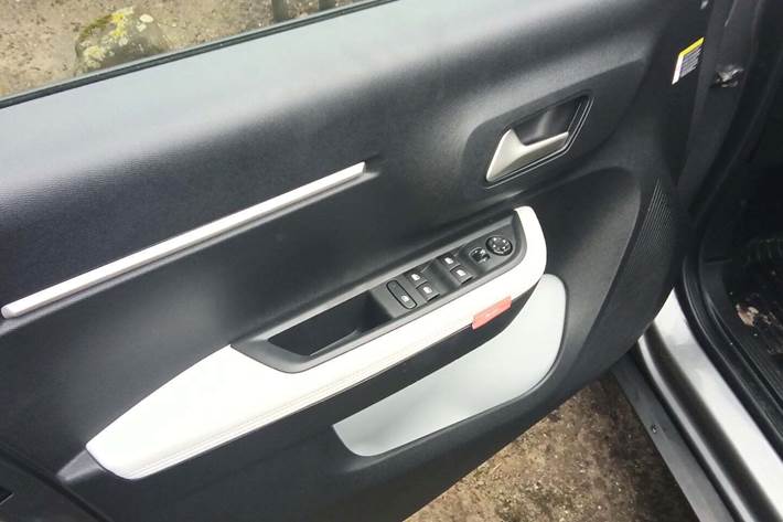 Grå Citroën ë-C3 fra 2025