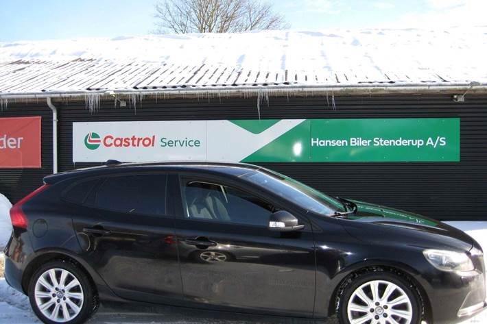 Grå Volvo V40 fra 2014