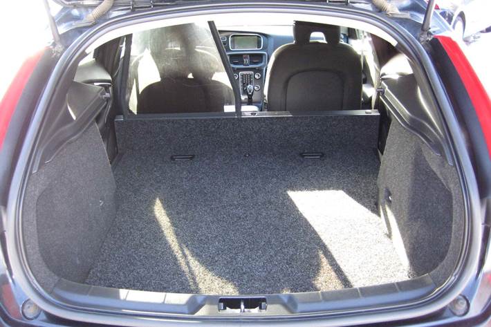 Grå Volvo V40 fra 2014