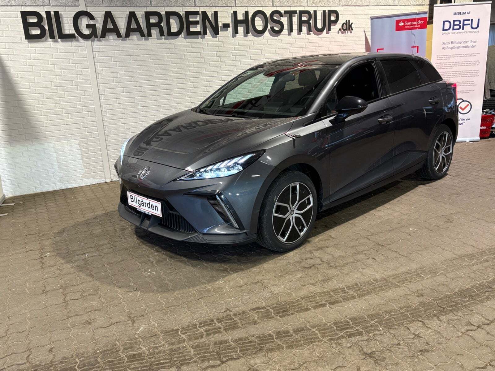 MG 4 77 Luxury Extended Range