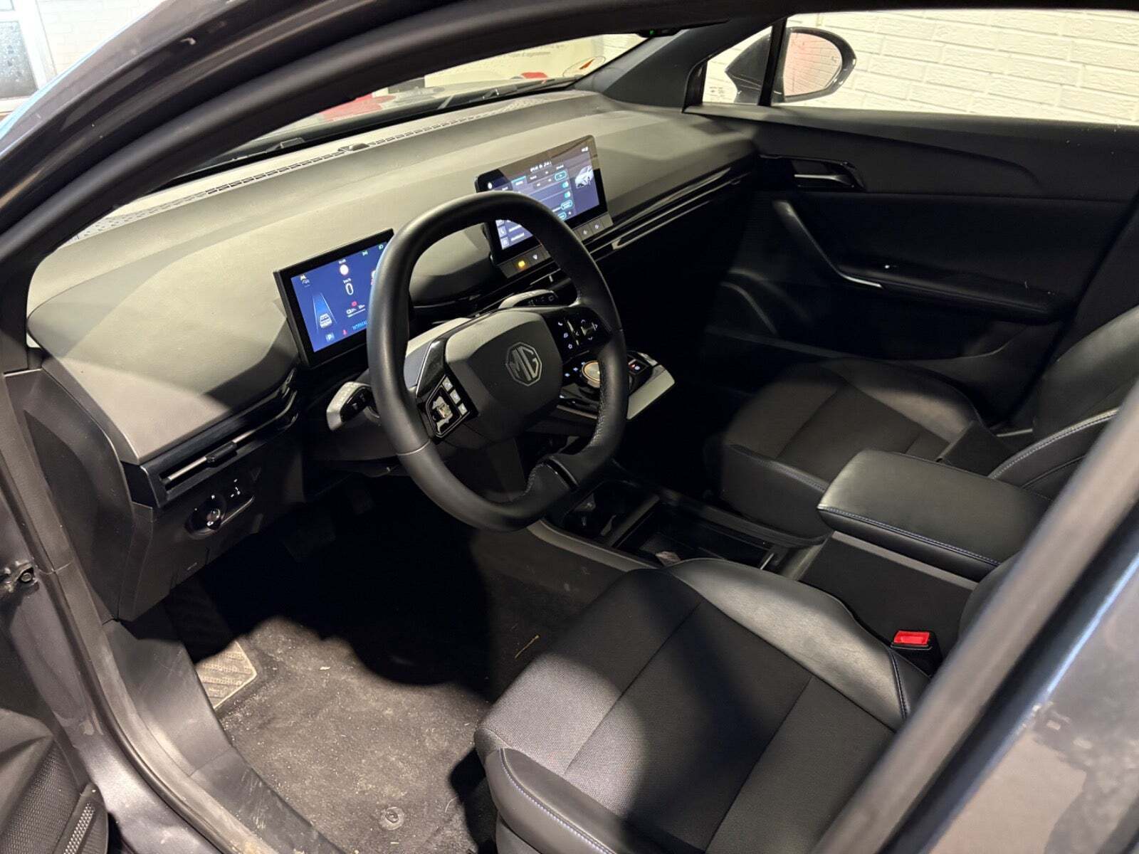 MG 4 77 Luxury Extended Range