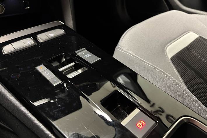 Hvid Opel Mokka-e fra 2023