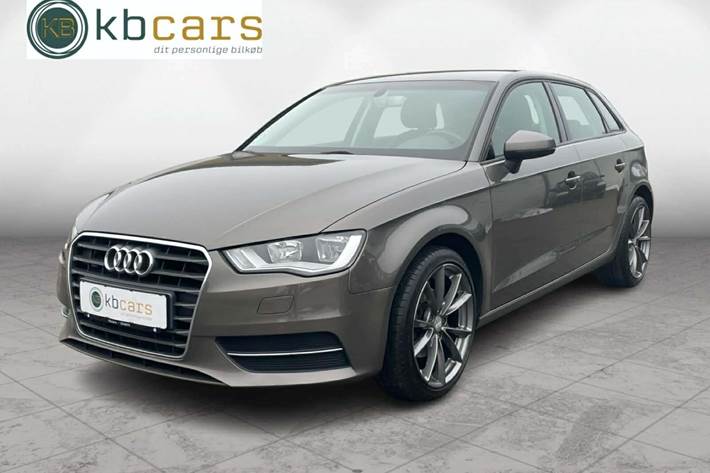 Orange Audi A3 fra 2016 set udefra