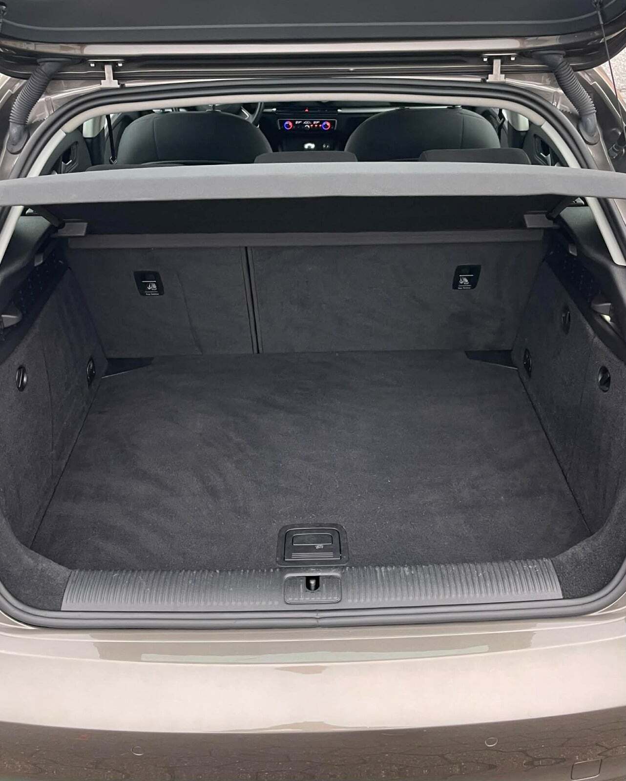 Orange Audi A3 fra 2016