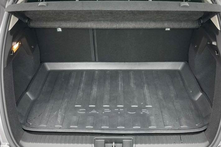 Grå Renault Captur fra 2021