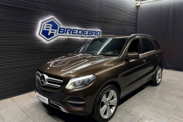 Brun Mercedes GLE350 d fra 2016 set udefra