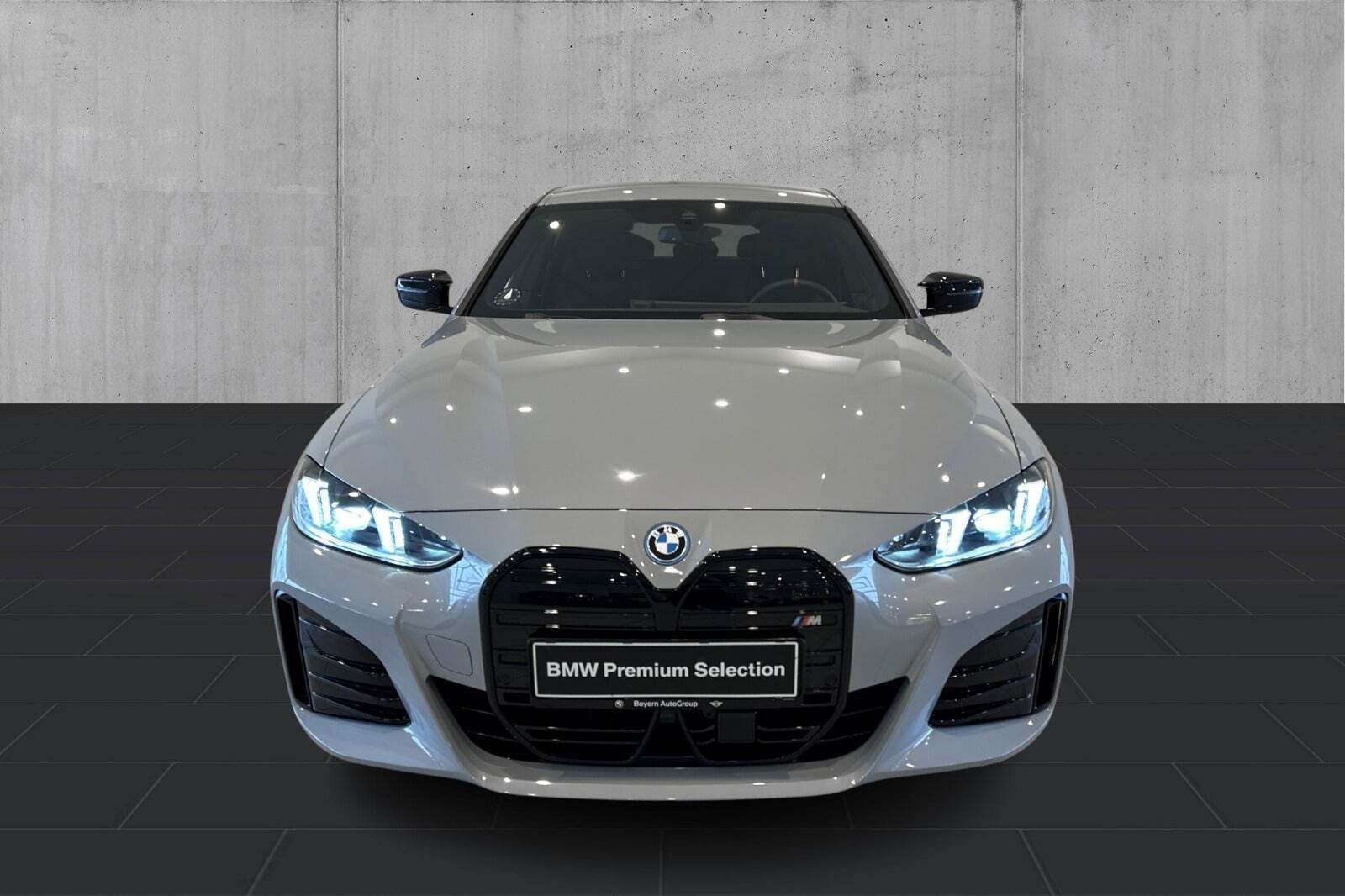 Grå BMW i4 fra 2025