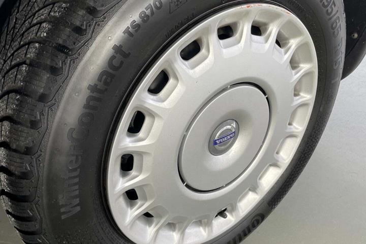 Hvid Volvo C30 fra 2011 set udefra