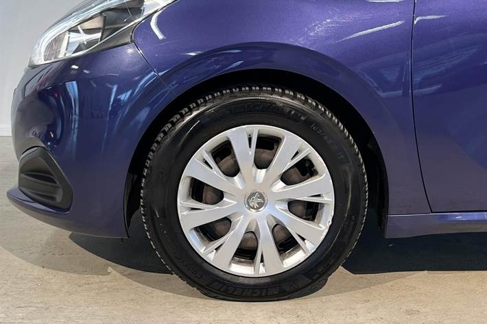 Blå Peugeot 208 fra 2018