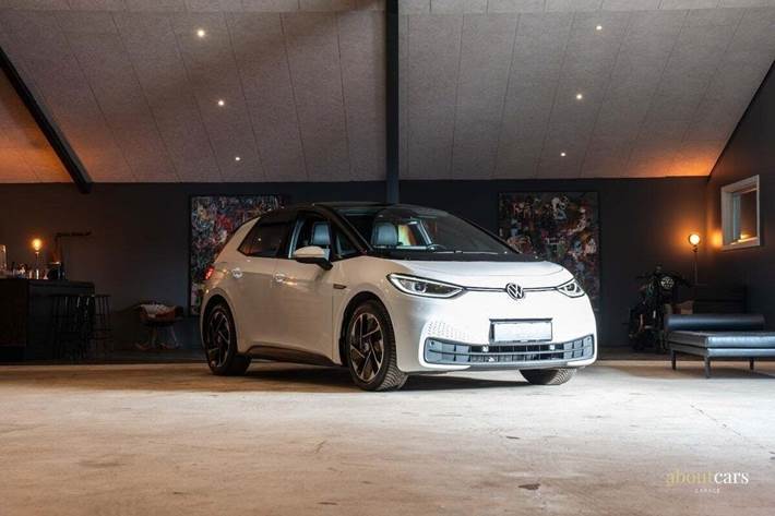 Hvid VW ID.3 fra 2021 set udefra