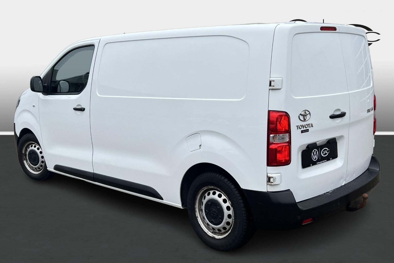 Hvid Toyota ProAce fra 2019