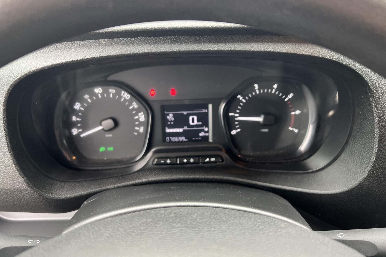 Hvid Toyota ProAce fra 2019