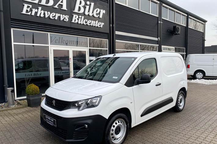 Hvid Peugeot Partner fra 2020