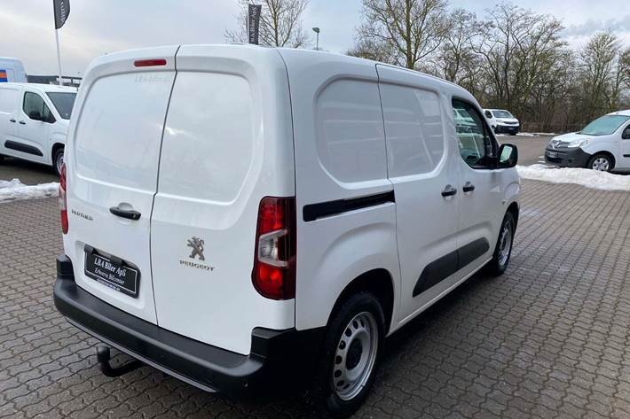 Hvid Peugeot Partner fra 2020