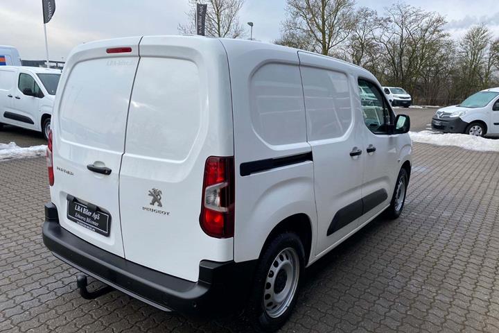 Hvid Peugeot Partner fra 2020
