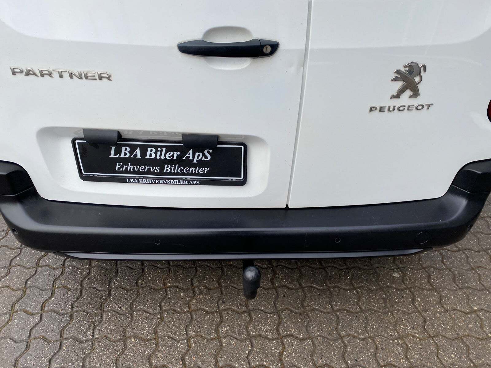 Hvid Peugeot Partner fra 2020