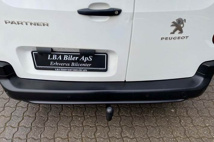 Hvid Peugeot Partner fra 2020