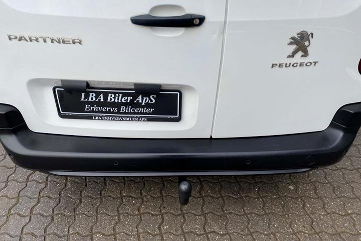Hvid Peugeot Partner fra 2020