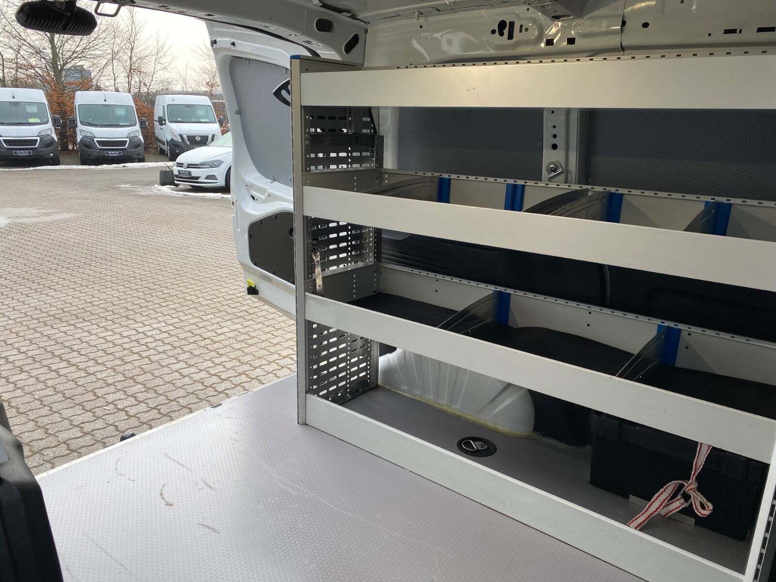 Hvid Peugeot Partner fra 2020