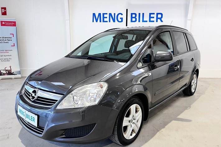 Grå Opel Zafira fra 2010 set udefra