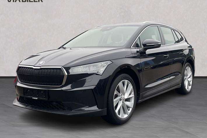 Sort Skoda Enyaq fra 2022 set udefra