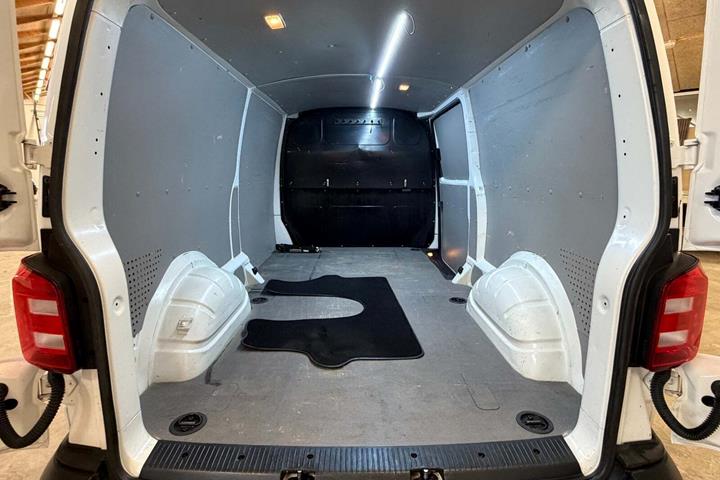 Hvid VW Transporter fra 2017