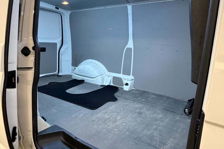 Hvid VW Transporter fra 2017
