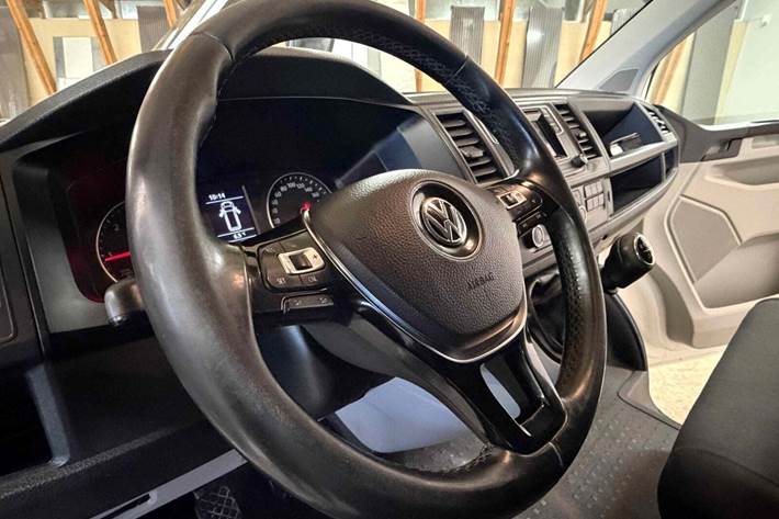 Hvid VW Transporter fra 2017