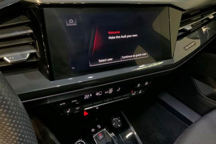 Sølv Audi Q4 e-tron fra 2021