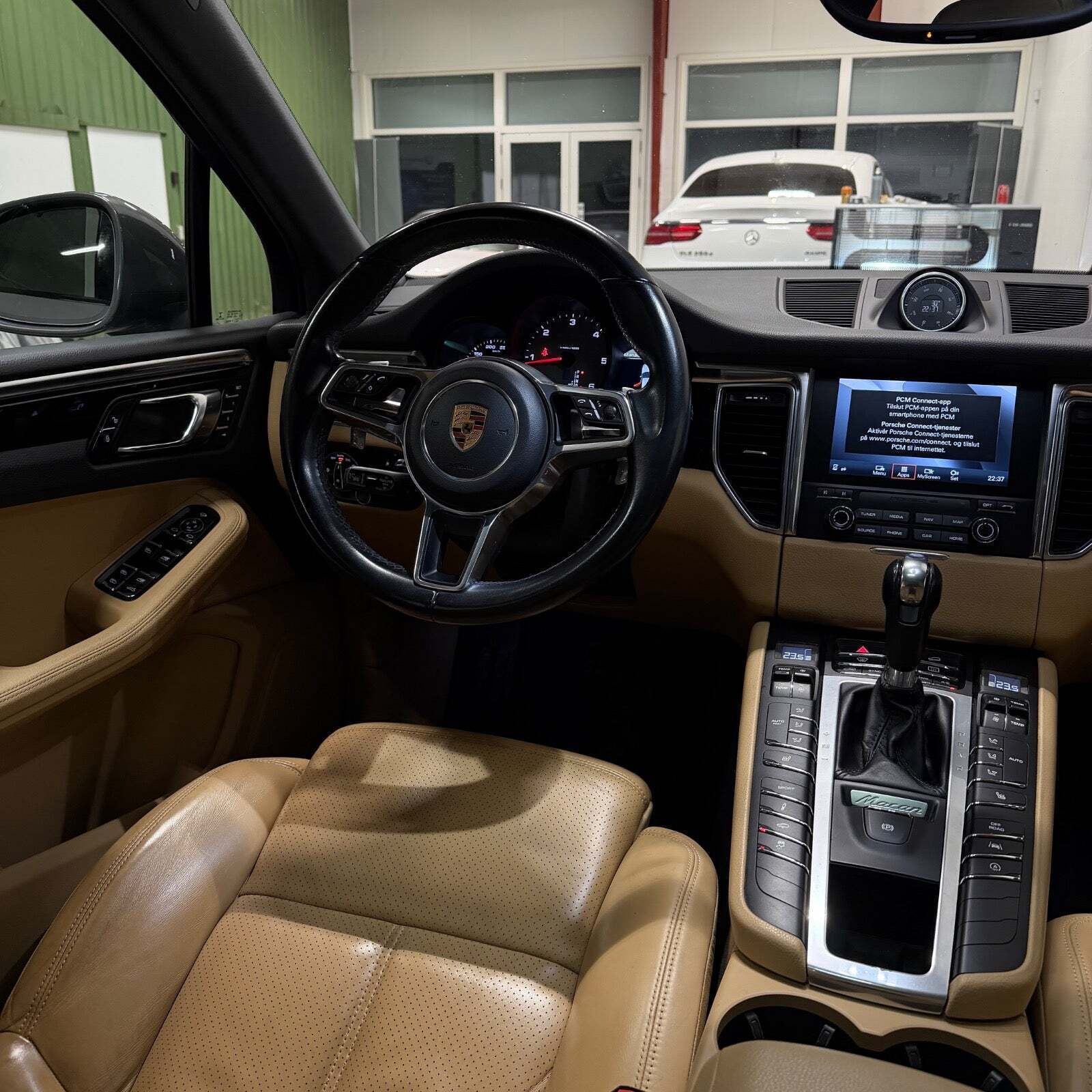 Grå Porsche Macan S fra 2018