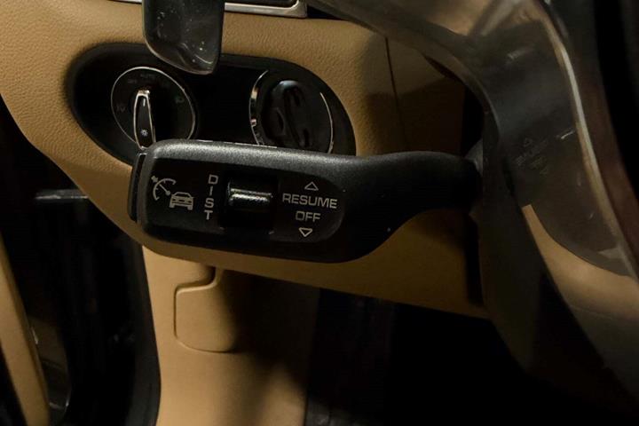 Grå Porsche Macan S fra 2018