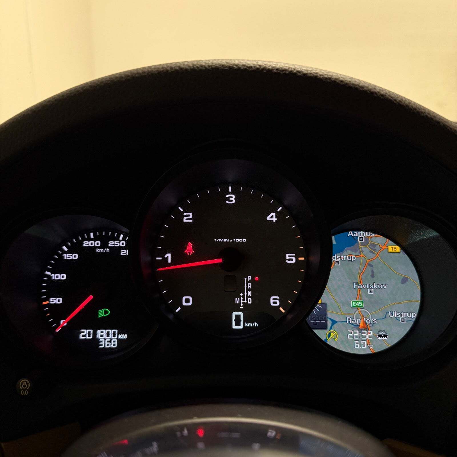 Grå Porsche Macan S fra 2018
