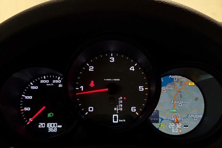 Grå Porsche Macan S fra 2018