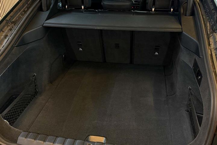 Grøn BMW i4 fra 2022