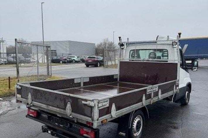 Hvid Iveco Daily fra 2020