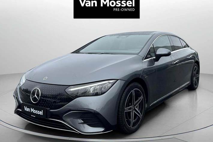 Grå Mercedes EQE350 fra 2023 set udefra