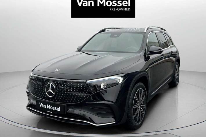 Sort Mercedes EQB250+ fra 2025 set udefra