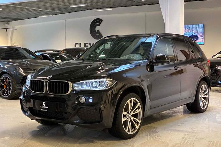 Sort BMW X5 fra 2016 set udefra