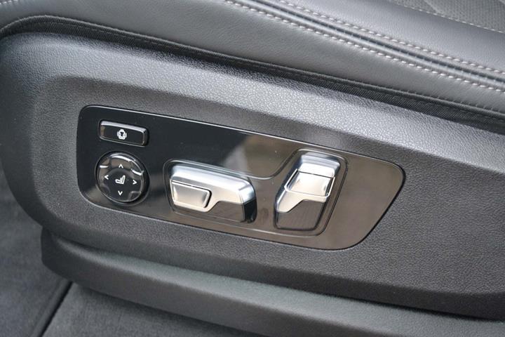Hvid BMW X5 fra 2023