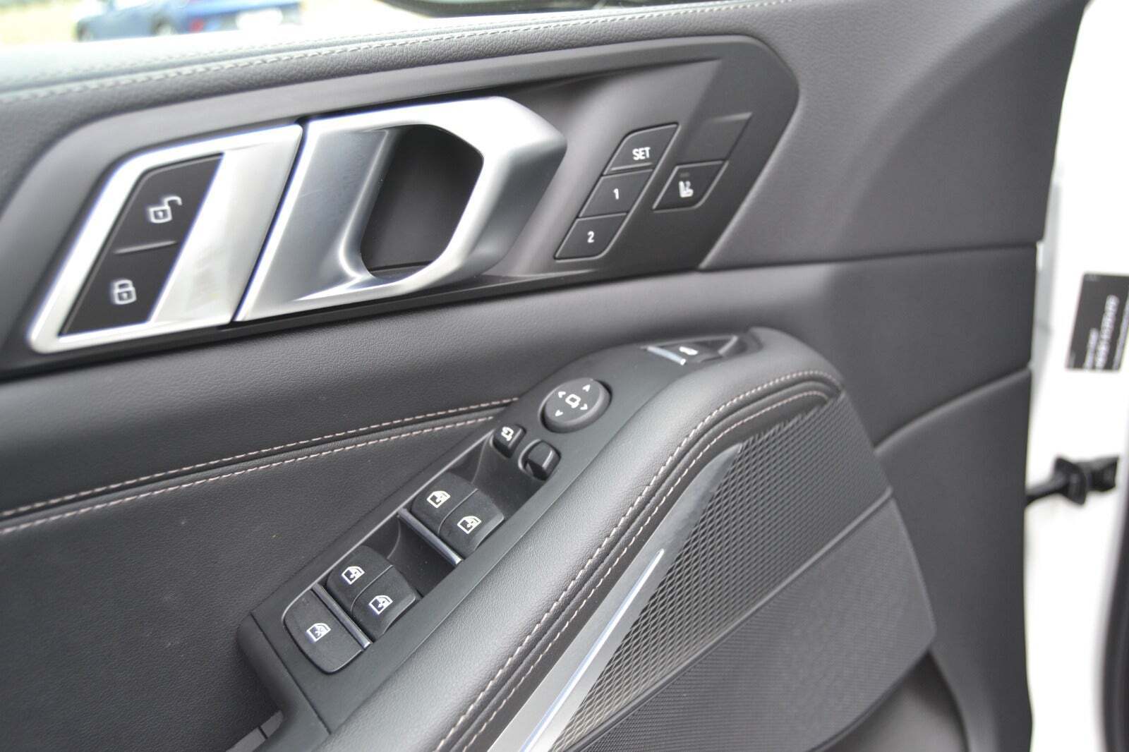 Hvid BMW X5 fra 2023