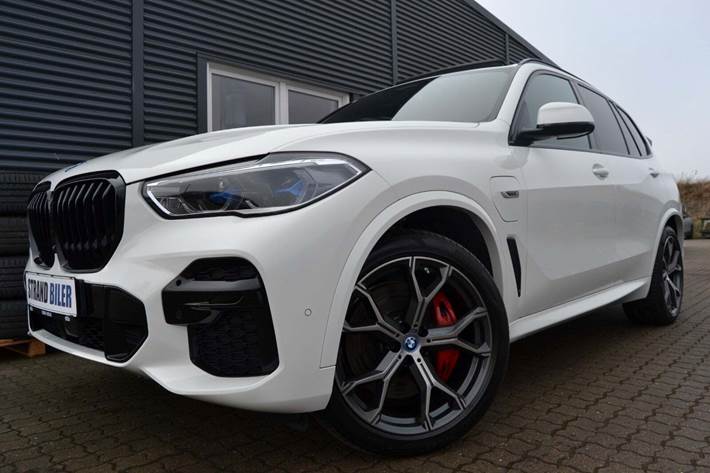 Hvid BMW X5 fra 2023