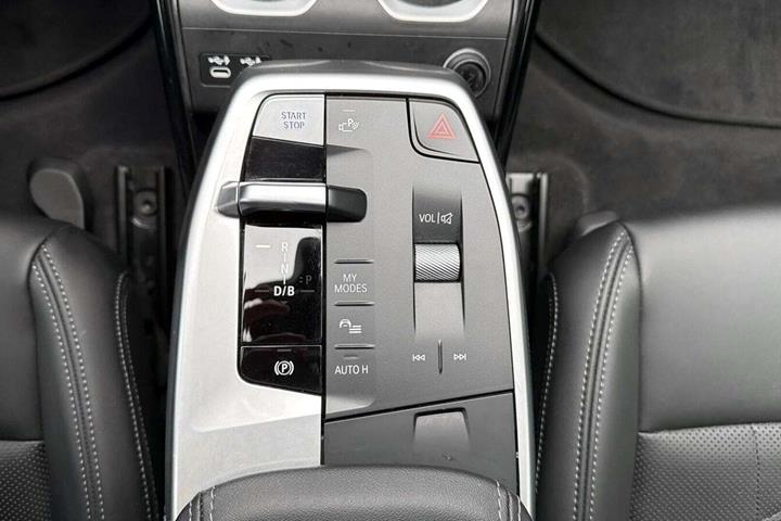 Hvid BMW iX1 fra 2023