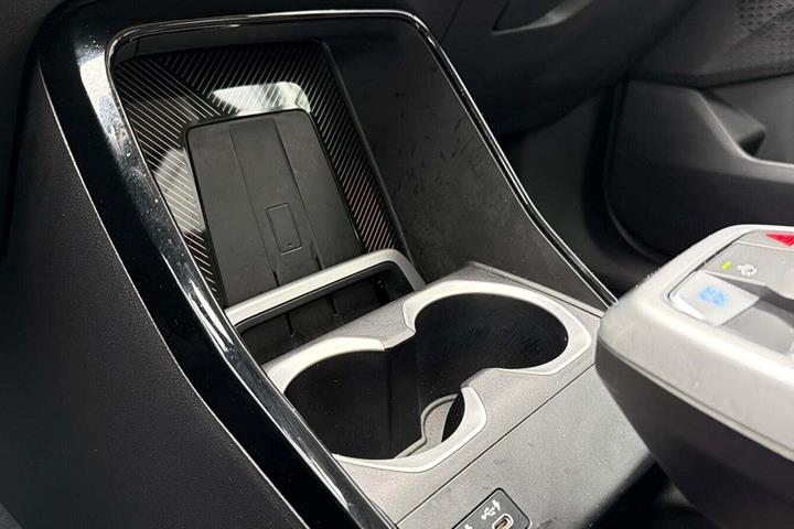 Hvid BMW iX1 fra 2023