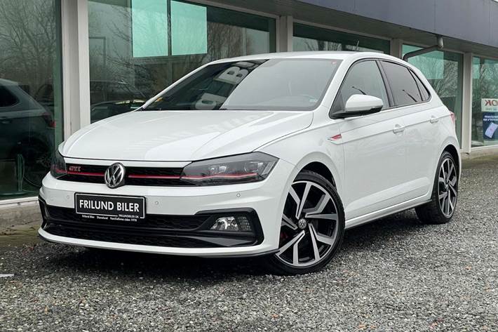 Hvid VW Polo fra 2019 set udefra