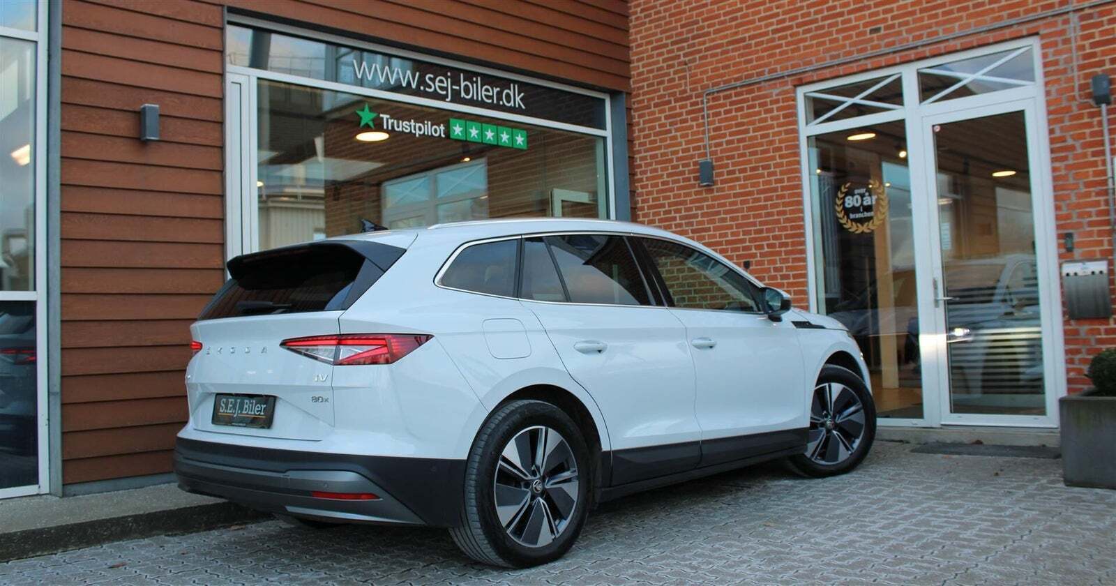 Hvid Skoda Enyaq fra 2022