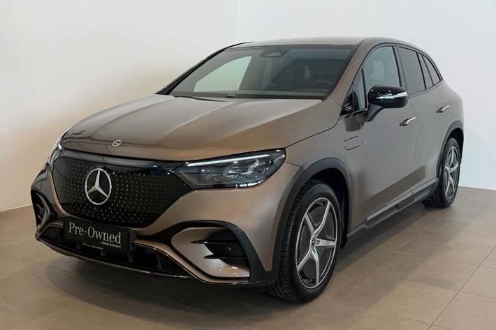 Brun Mercedes EQE350 SUV fra 2024 set udefra